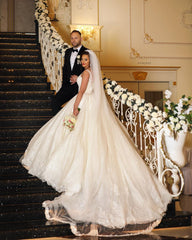 Bestellen Sie Luxus Hochzeitskleider Prinzessin Glitzer online bei babyonlinedress.de. Brautkleider Mit Spitze für Sie zur Hochzeit gehen.