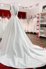 BMbridal Elegant V Neck Satin White Rüschen Hochzeit Dresses Long
