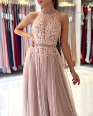 Bestellen Sie bei Thekleid.de Schönes Abendkleid Lang Rosa, Abiballkleider mit Spitze für Sie zum party gehen.