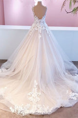 Bestellen Sie Designer Hochzeitskleider mit Spitze online bei babyonlinedress.de. Brautkleid A Linie für sie mit hocher Qualität bekommen.