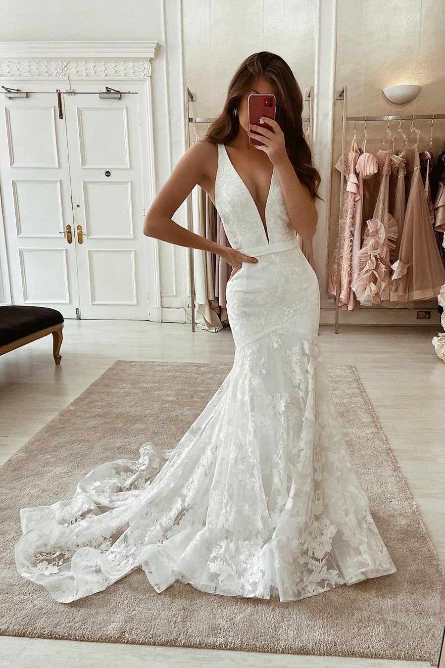 Kaufen Sie Elegante Hochzeitskleider V Ausschnitt bei babyonlinedress.de. Brautmoden Spitze Online mit günstigen preis bekommen.