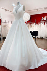 BMbridal Elegant V Neck Satin White Rüschen Hochzeit Dresses Long