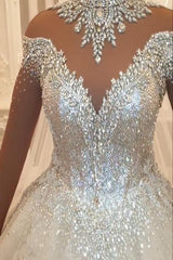 Finden Sie Wunderschöne Hochzeitskleider mit Ärmel online bei babyonlinedress.de. Spitze Brautkleid Prinzessin online zur Hochzeit gehen.