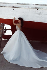 hier können Sie 2021 Weiße Hochzeitskleider Mit Spitze A Linie online bei babyonlinedress.de kaufen. Brautkleider Mit Schleppe online für Sie zur Hochzeit.