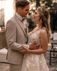 Babyonlinedress.de bietet Große Auswahl von Elegante Bruatkleid V Ausschnitt online. Hochzeitskleider A Linie Spitze aus Tüll zur Hochzeit gehen.