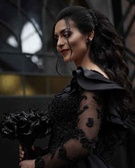 Finden Sie bei babyonlinedress.de Schöne Brautkleid Schwarz. Hochzeitskleid A Linie Mit Ärmel für Sie zur Hochzeit gehen.