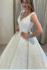 Finden sie Schöne Brautkleider Prinzessin Online bei babyonlinedress.de. Hochzeitskleider mit Spitze für Sie nach maß zur Hochzeit gehen.