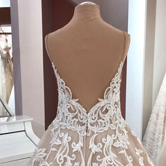 Suchen Sie Designer Hochzeitskleider A Linie online bei babyonlinedress.de. Brautkleid V Ausschnitt Spitze für Sie zur Hochzeit gehen.