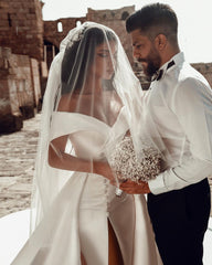 Finden Sie Satin Brautkleider A Linie online bei babyonlinedress.de. Hochzeitskleider Günstig Online für Sie zur Hochzeit gehen.