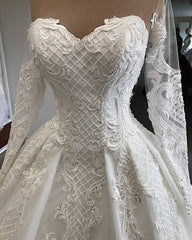 Hier können Sie Designer Brautkleider Mit Ärmel online bei babyonlinedress.de kaufen. Spitze Hochzeitskleider A linie für Sie nach maß zur Hochzeit gehen.