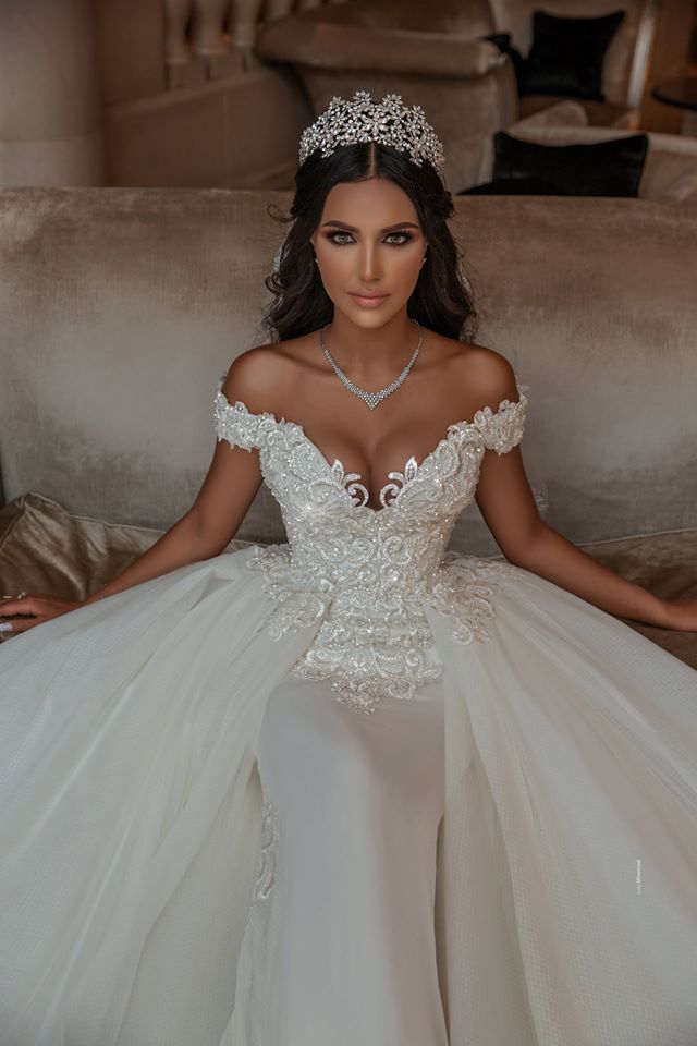 Finden Sie Elegante Hochzeitskleider A linie online bei babyonlinedress.de. Tüll Brautkleid mit Spitze für Sie zur Hochzeit gehen.