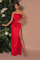 Bestellen Sie Rote Abendkleider Lang Schlicht online bei Thekleid.de. Abiballkleider Günstig Online nach maß zum Abiball gehen.