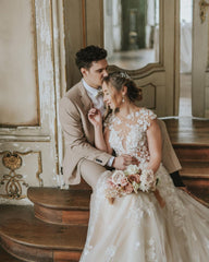 Finden Sie Schlichtes Hochzeitskleid Spitze online bei babyonlinedress.de. Boho Brautkleider Günstig für Sie maßgeschneidert fertigen.