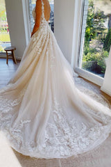 Kaufen Sie Fashion Hochzeitskleider A Linie Spitze online bei babyonlinedress.de. Brautkleider v Ausschnitt aus Tüll zur Hochzeit gehen.