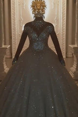 Finden Sie Wunderschöne Hochzeitskleider mit Ärmel online bei babyonlinedress.de. Spitze Brautkleid Prinzessin online zur Hochzeit gehen.