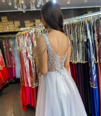 Suchen Sie Silber Abendkleider Lang Günstig online bei Thekleid.de. Abendmoden mit Spitze für Sie zum abend party gehen.