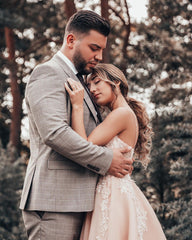 Wunderschöne Schlichtes Brautkleider Blush Pink bei babyonlinedress.de kaufen. Hochzeitskleider Mit Spitze für Sie zur Hochzeit gehen.