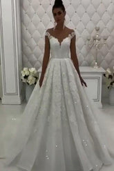 Bestellen Sie Elegante Brautkleid A Linie online bei babyonlinedress.de. Hochzeitskleider Mit Spitze Online für Sie zur Hochzeit online.