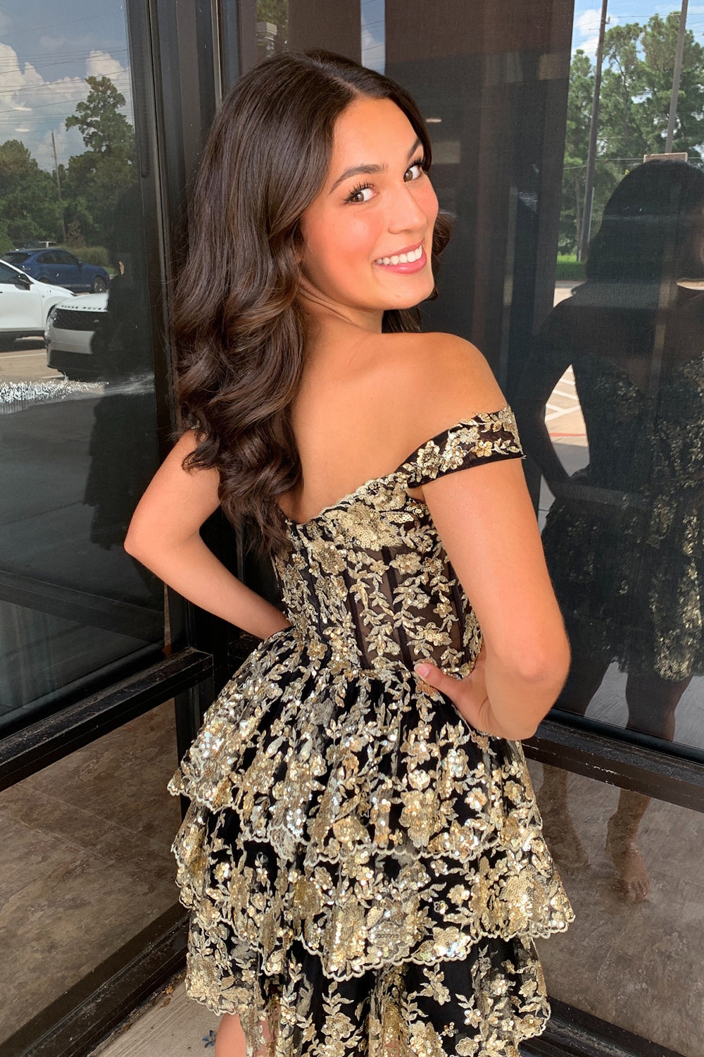 Sparkly Golden A-Line Tiered Lace Short Homecoming Prom Dress
