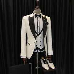 Alvin New Arrival White Jacquard Three Pieces Wedding Suits With Black Peaked Lapel