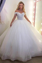 Finden Sie Extravagante Brautkleider Prinzessin online bei babyonlinedress.de. Hochzeitskleider Günstig Online für Sie nach maß anfertigen.