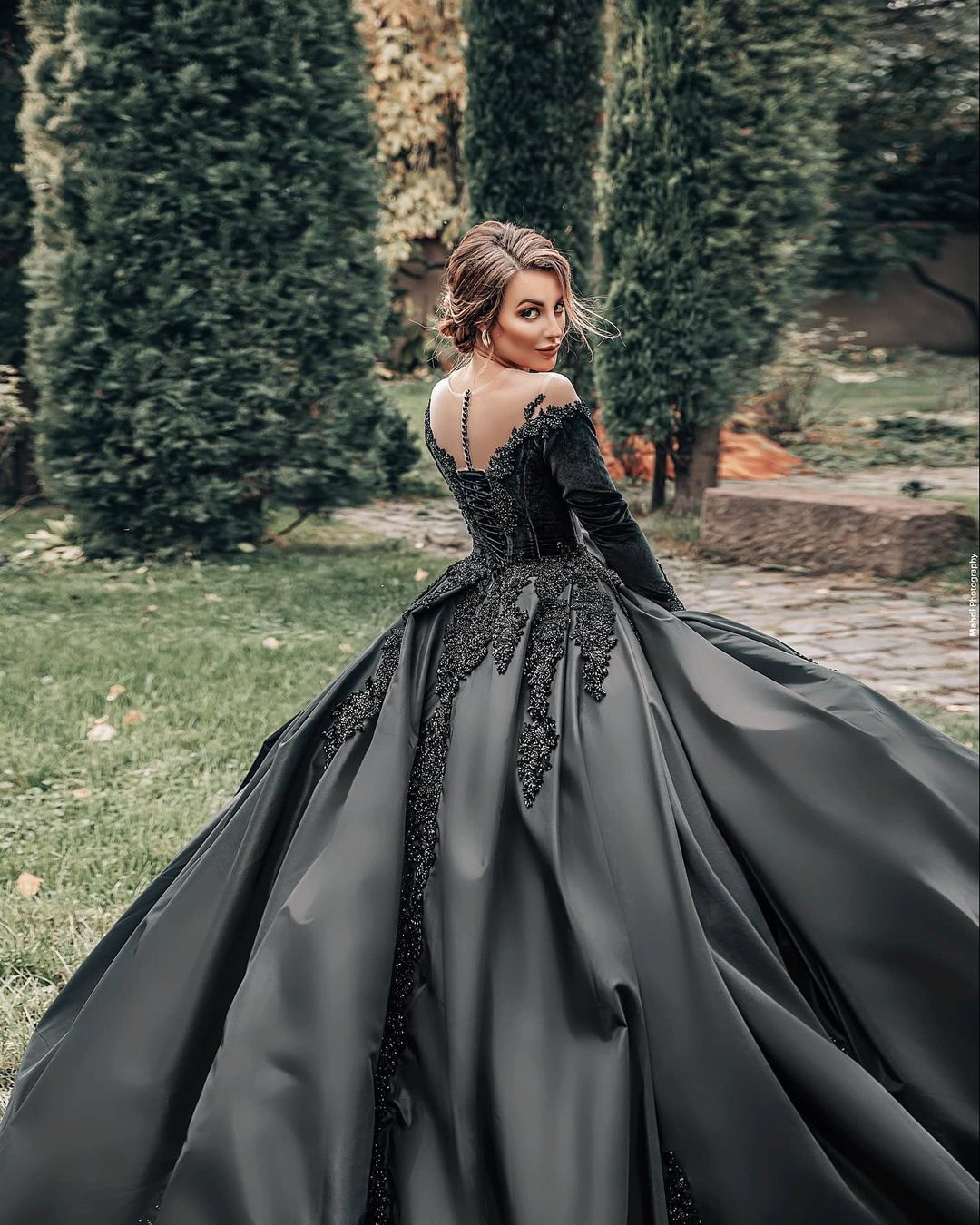 Finden Sie Prinzessin Hochzeitskleider Schwarz online bei babyonlinedress.de. Brautkleider mit Ärmel für Sie zur Hochzeit gehen.