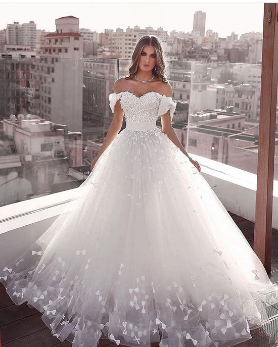 Laden Sie das Bild in den Galerie-Viewer, Hier können Sie Luxus Hochzeitskleider A Linie online bei babyonlinedress.de kaufen. Brautkleider Brautmoden Online Kaufen mit hocher Qualität und günstigen preis.
