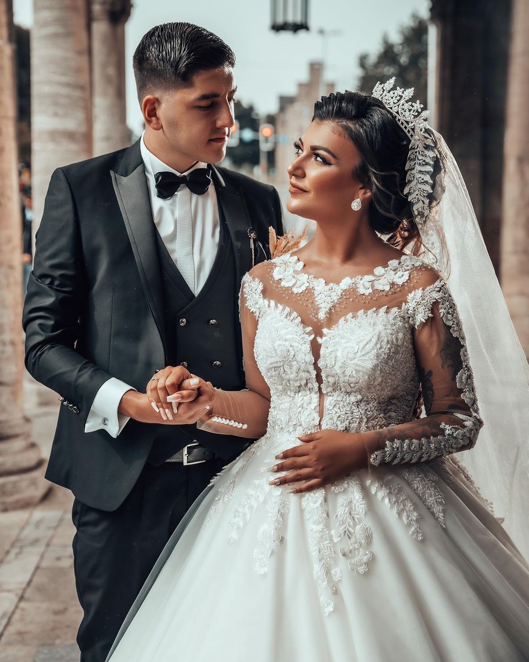 Bestellen Sie Designer A linie Hochzeitskleider Mit Ärmel online bei babyonlinedress.de. Brautkleider mit Spitze für Sie zur Hochzeit gehen.