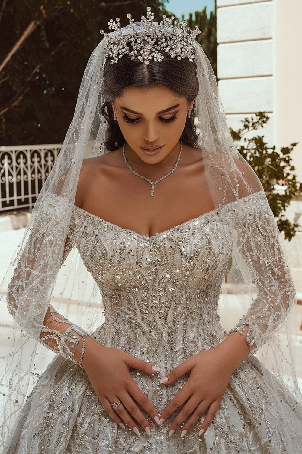 Bestellen Sie Extravagante Brautkleider A Linie online bei babyonlinedress.de. Hochzeitskleider mit Ärmel für Sie zur Hochzeit gehen.