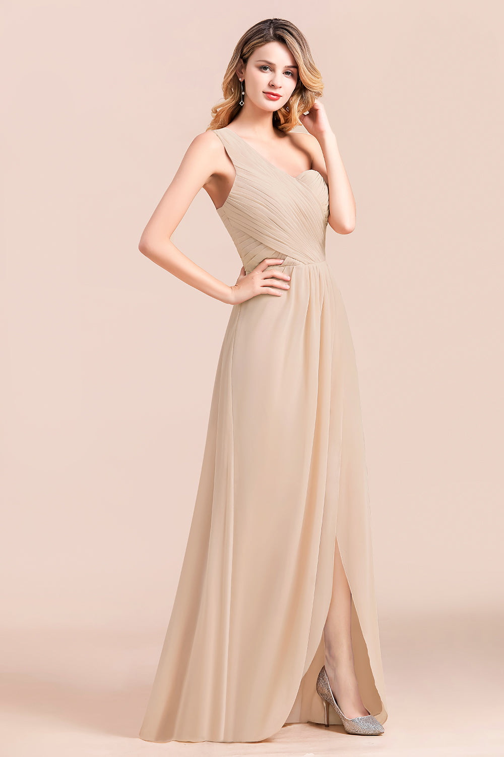 Bestellen Sie Champagne Brautjungfernkleider Lang online bei babyonlinedress.de. Chiffon Brautjungfernkleid Günstig für Sie zur Hochzeit gehen.