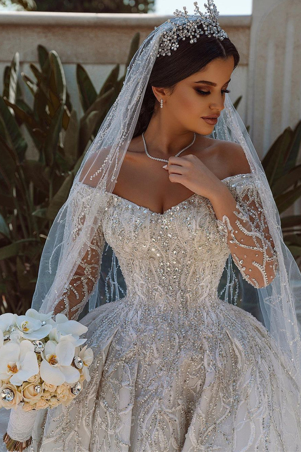 Bestellen Sie Extravagante Brautkleider A Linie online bei babyonlinedress.de. Hochzeitskleider mit Ärmel für Sie zur Hochzeit gehen.