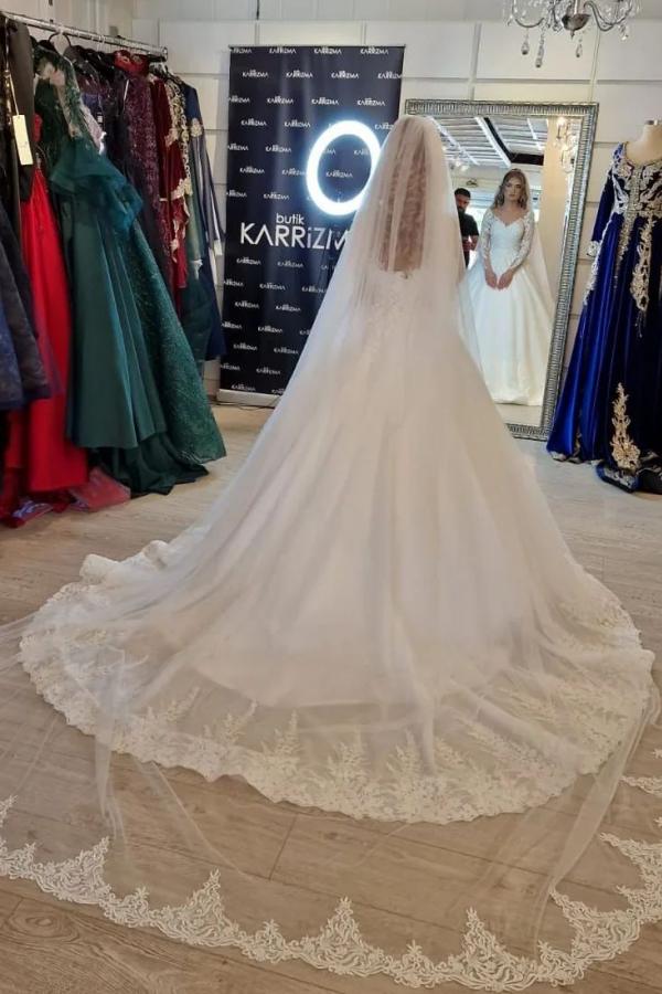 Kaufen Sie Wunderschöne Brautkleider Lang Ärmel bei babyonlinedress.de. Hochzeitskleider mit Spitze aus tüll nach maß zur Hochzeit gehen.