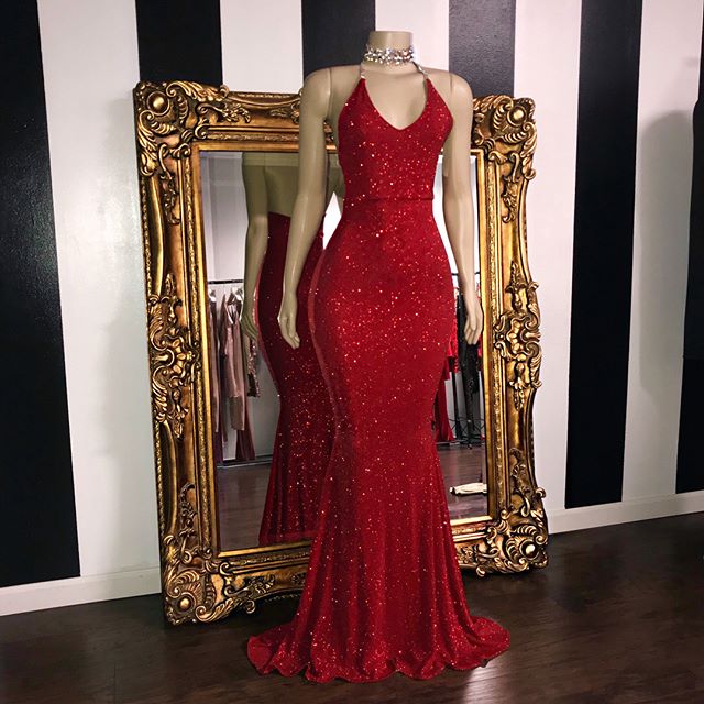 Thekleid.de bietet Große Auswhal von Rotes Abiballkleid Lang Glitzer, Abendkleider Günstig in der Farbe rot nach maß zum abiball gehen.