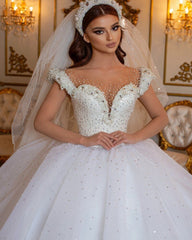 Suchen Sie Weiße Hochzeitskleider Prinzessin online bei babyonlinedress.de. Brautkleider Online Kaufen mit hocher Qualität und nach maß anfertigen.