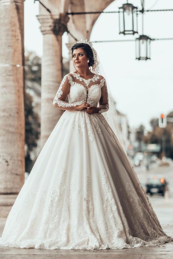 Bestellen Sie Designer A linie Hochzeitskleider Mit Ärmel online bei babyonlinedress.de. Brautkleider mit Spitze für Sie zur Hochzeit gehen.