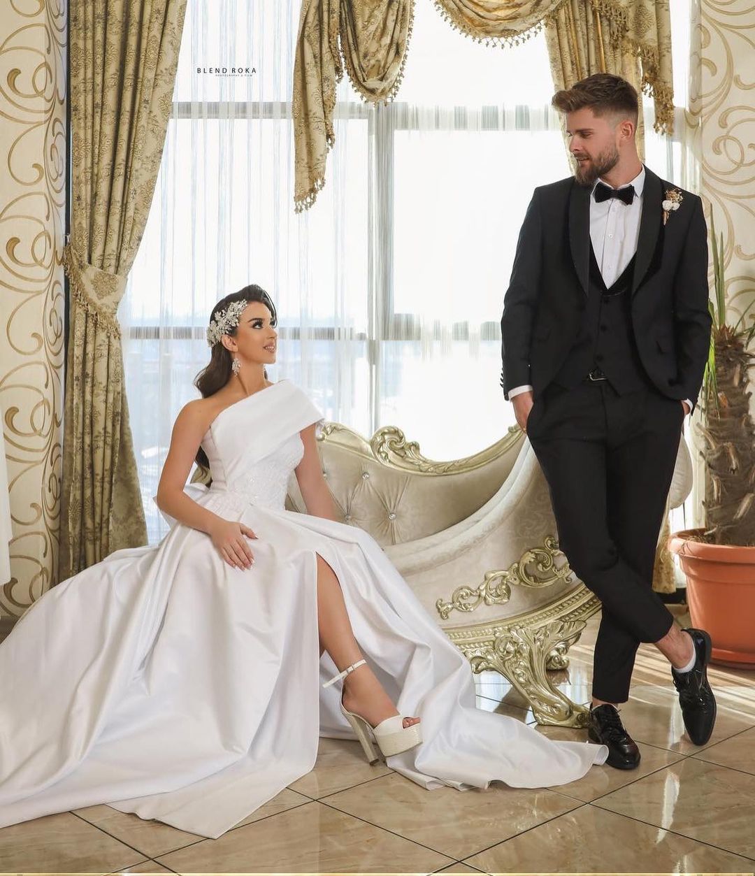 Bestellen Sie Elegante Hochzeitskleider A Linie online bei babyonlinedress.de. Satin Brautkleider Maßgeschneidert zur Hochzeit gehen.