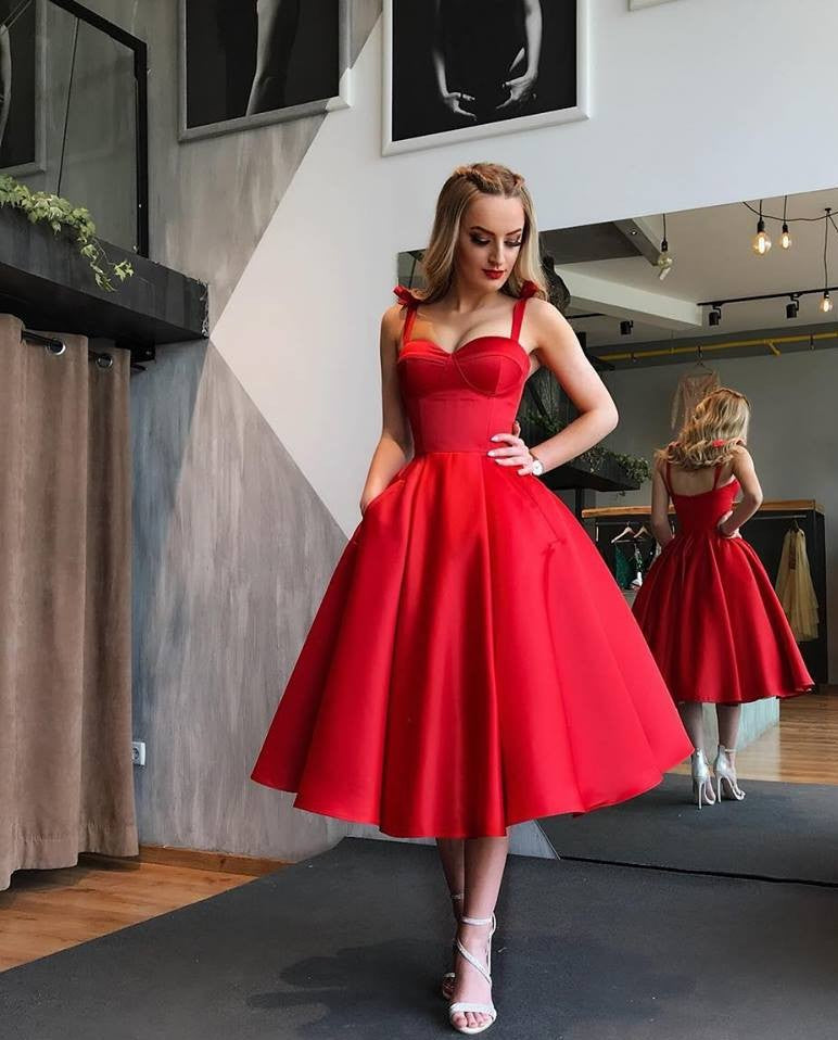Laden Sie das Bild in den Galerie-Viewer, kaufen Sie Elegante Rote Cocktailkleider Kurz A Linie Knielange online bei Thekleid.de. Abiballkleider Abendmoden online für Sie zum Abiball.
