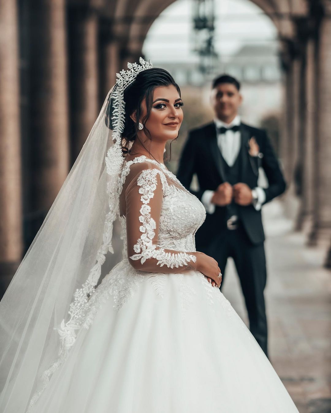 Bestellen Sie Designer A linie Hochzeitskleider Mit Ärmel online bei babyonlinedress.de. Brautkleider mit Spitze für Sie zur Hochzeit gehen.