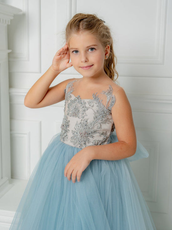Suchen Sie Schlichte Blumenmädchenkleider Blau online bei babyonlinedress.de. Kinder Hochzeitskleider mit Spitze aus Tüll zur Hochzeit gehen.