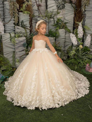 Kaufen Sie Prinzessin Blumenmädchenkleider Günstig online bei babyonlinedress.de. Kleider für Blumenmädchen nach maß zur Hochzeit gehen.