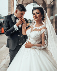 Bestellen Sie Designer A linie Hochzeitskleider Mit Ärmel online bei babyonlinedress.de. Brautkleider mit Spitze für Sie zur Hochzeit gehen.