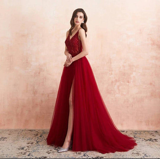 Laden Sie das Bild in den Galerie-Viewer, Hier können Sie bei Thekleid.de Elegante Abendkleider V Ausschnitt kaufen. Abiballkleider Lang Rot Online mit hocher qualität bekommen.
