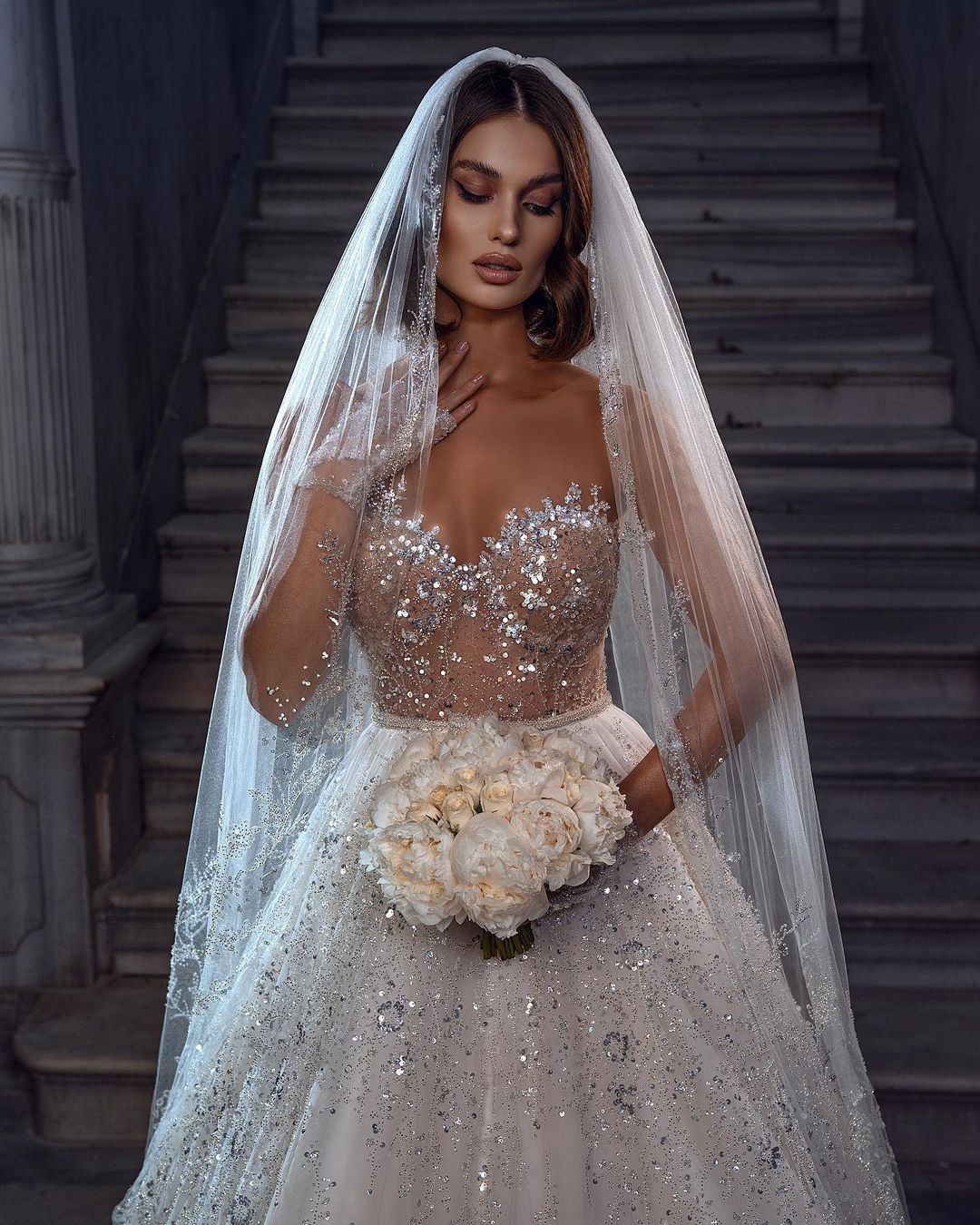 Finden Sie Elegante Brautkleider Glitzer online bei babyonlinedress.de. Hochzeitskleider A Linie Spitze für Sie maßgeschneidert kaufen.
