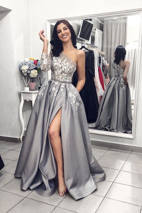 Hier können Sie Modern Silber Abendkleider Mit Ärmel online bei Thekleid.de. Abendmoden Spitze für Sie zum abiball online.