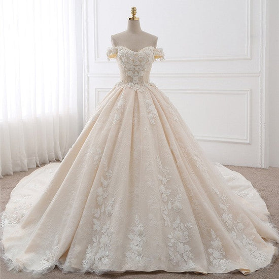 Laden Sie das Bild in den Galerie-Viewer, Hier können Sie Elegante Brautkleider A Linie Online bei babyonlinedress.de. Spitze Hochzeitskleid Kaufen für Sie zur Hochzeit.
