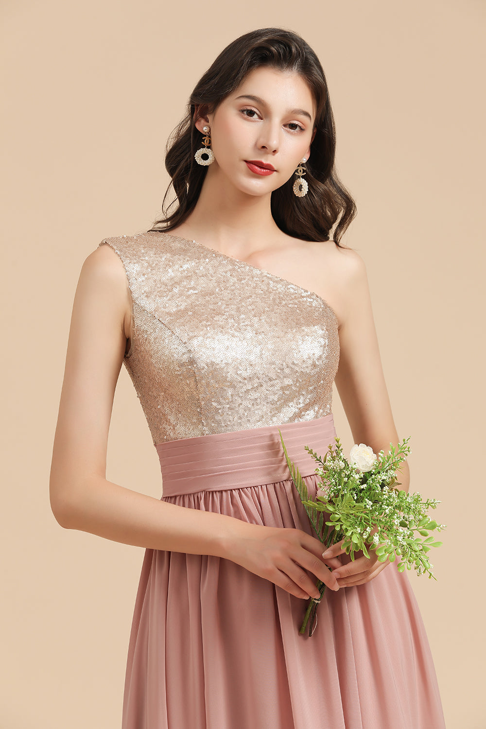Hier können Sie Brautjungfernkleider Lang Altrosa online bei babyonlinedress.de. Chiffon Kleider Mit Glitzer für Sie zur Hochzeit gehen.