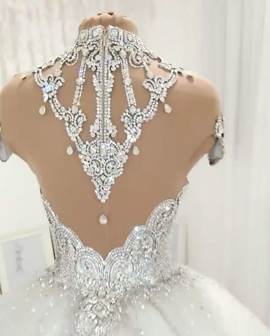 Wunderschöne Elegante Hochzeitskleider Mit Spitze online bei babyonlinedress.de.Brautkleid Luxus Online für sie nach maß zur Hochzeit gehen.