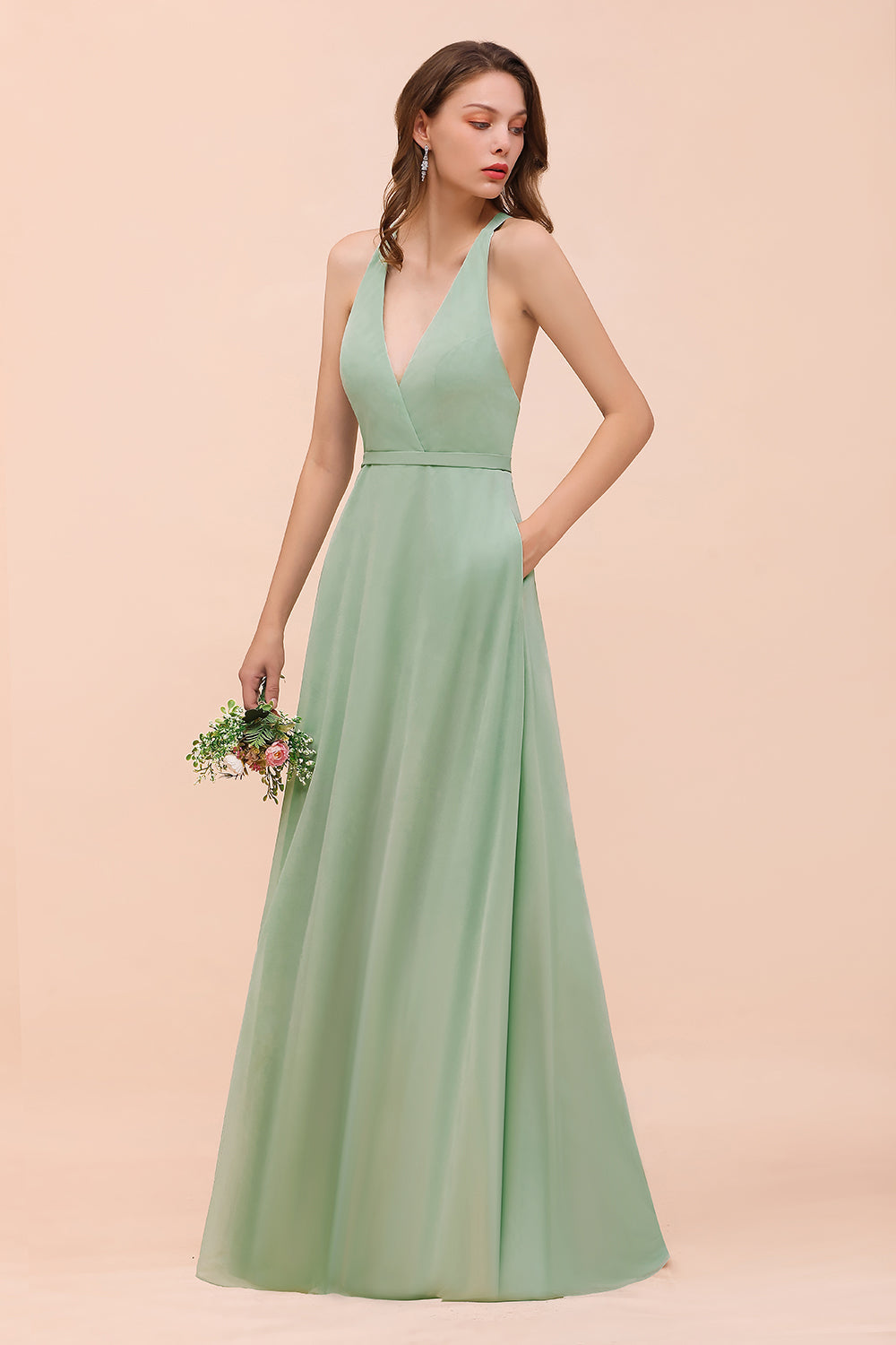 Bestellen Sie Mint Grün Brautjungfernkleider Lang Günstig online bei babyonlinedress.de. Chiffon Kleider Hochzeitsparty für Sie zur Hochzeit gehen.