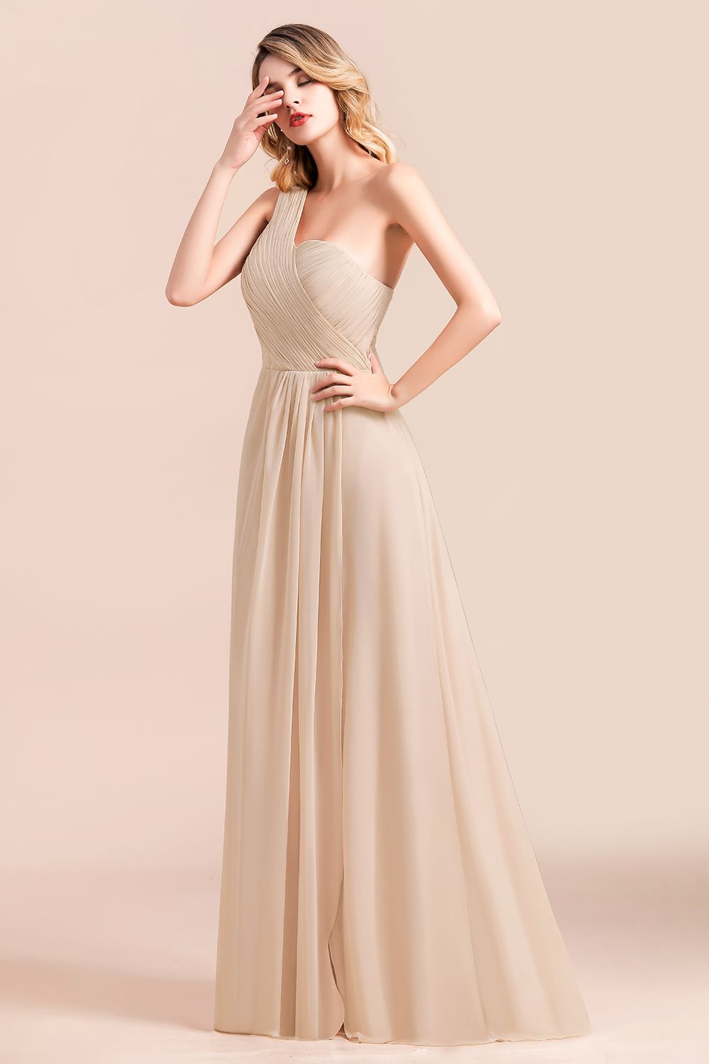 Bestellen Sie Champagne Brautjungfernkleider Lang online bei babyonlinedress.de. Chiffon Brautjungfernkleid Günstig für Sie zur Hochzeit gehen.