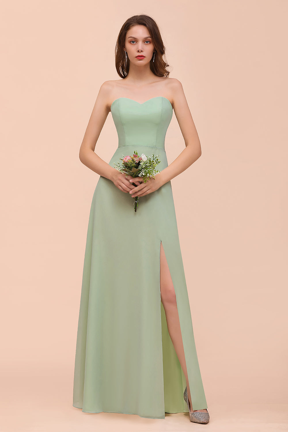 Laden Sie das Bild in den Galerie-Viewer, Finden Sie Brautjungfernkleider Lang Mint Grün online bei babyonlinedress.de. Hochzeitskleider Online Kaufen für Sie zur Hochzeit gehen.
